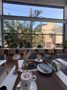 پنجره گیوتینی جام ویژه | رستوران آرت