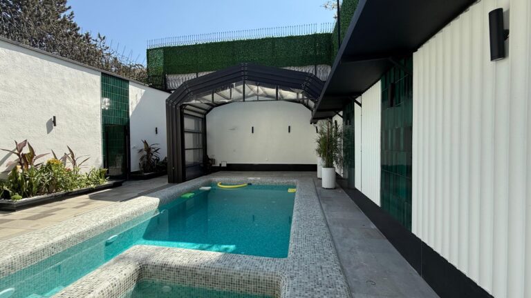 سقف متحرک استخر | ویلا نیاوران — در تهران — نمونه کار تکنوسوین