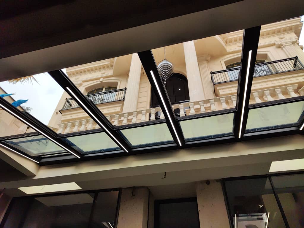 سقف متحرک برقی یا دستی استخر